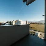 1Minus1 Residence - Self Check-In & Free Parking